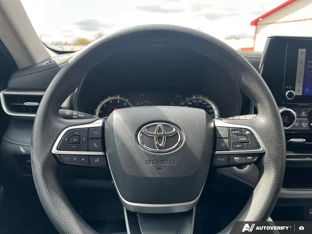 Toyota Highlander снимка Toyota Highlander