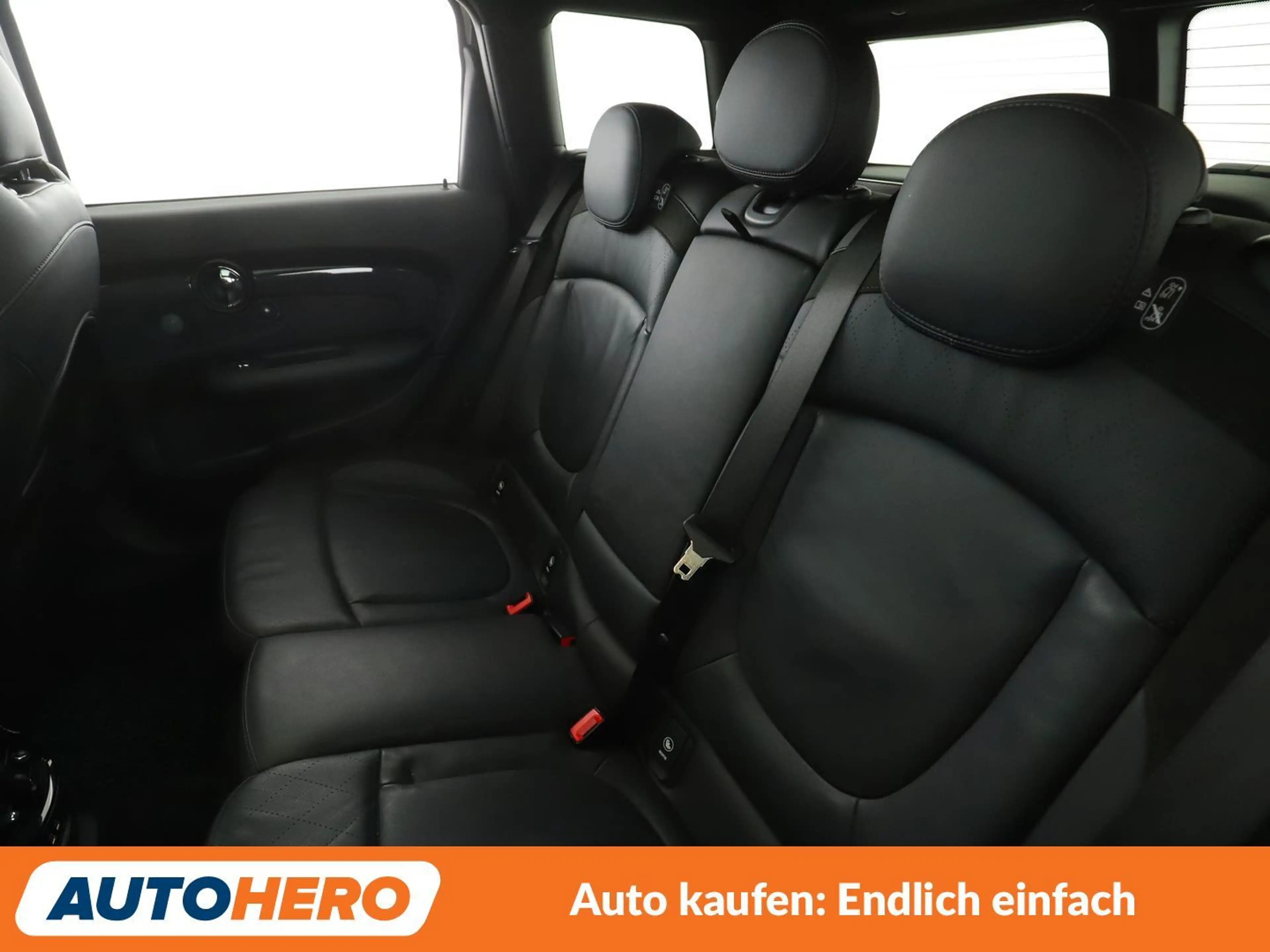 MINI Cooper S Clubman Cooper S Aut.*NAVI*LED*TEMPO*PDC*SHZ* — photo 14