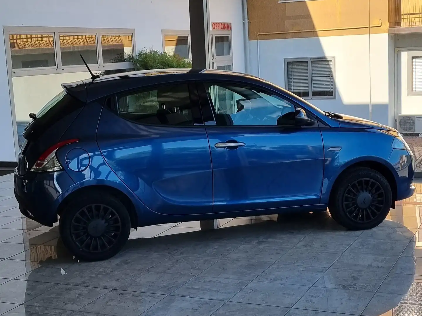 Lancia Ypsilon Ypsilon 1.0 firefly hybrid Silver s Blu/Azzurro - 2