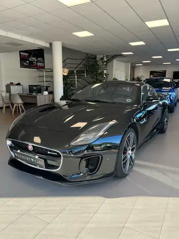 Jaguar F-Type Coupe 2.0 i4 Chequered Flag rwd 300cv auto