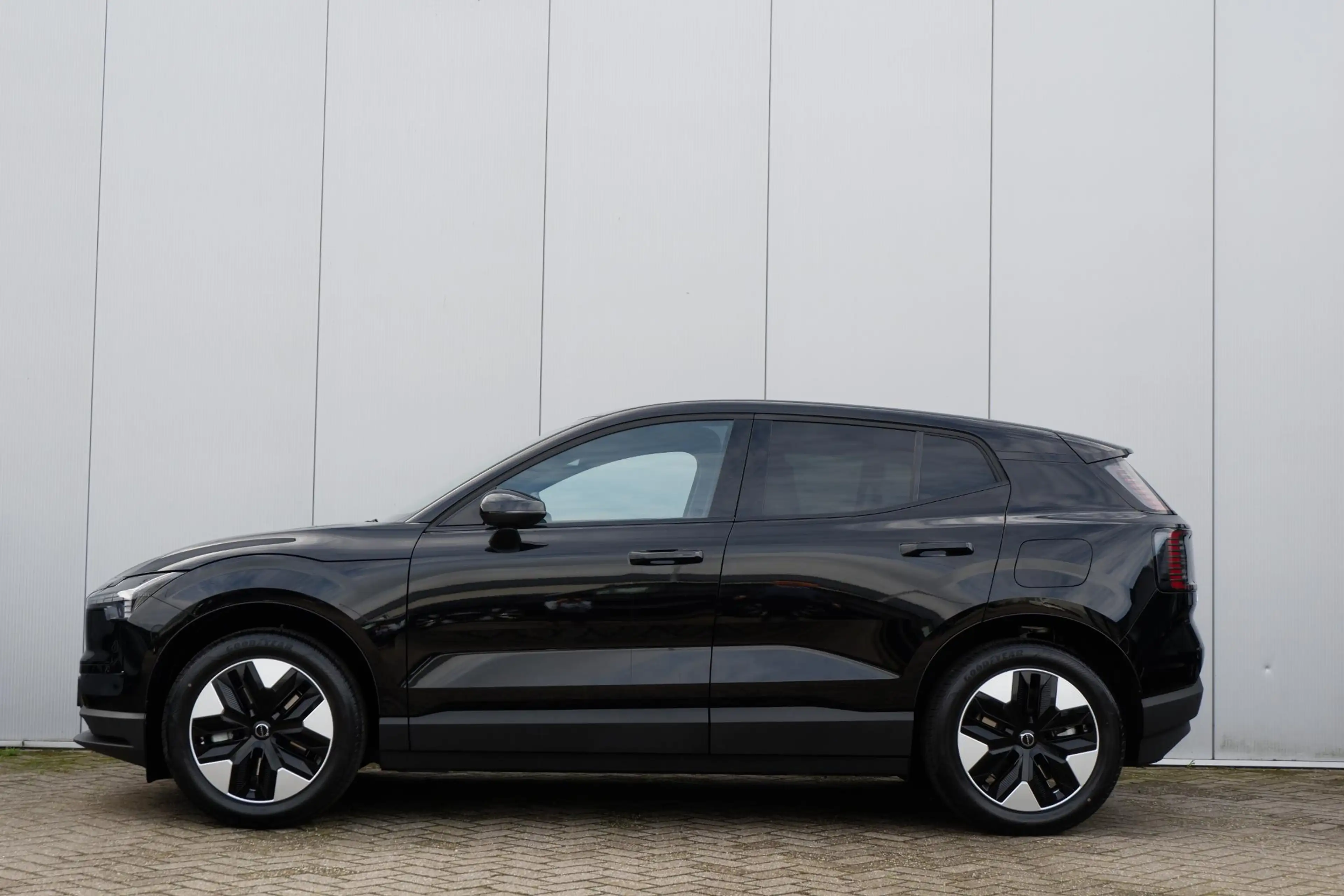 Volvo EX30 P5 Long Range Plus Europa 69 kWh | | Apple carplay — photo 8