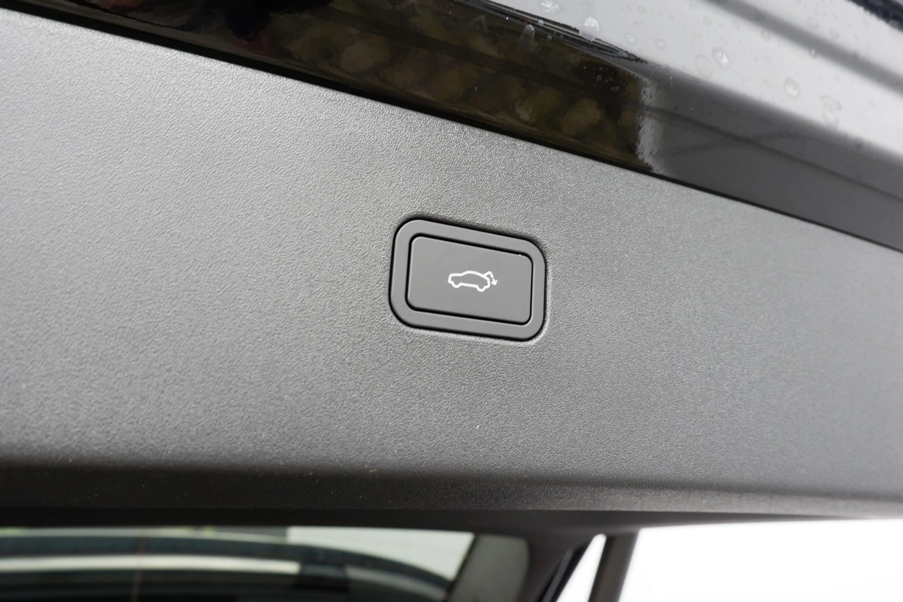 Volvo EX30 P5 Long Range Plus Europa 69 kWh | | Apple carplay — photo 12