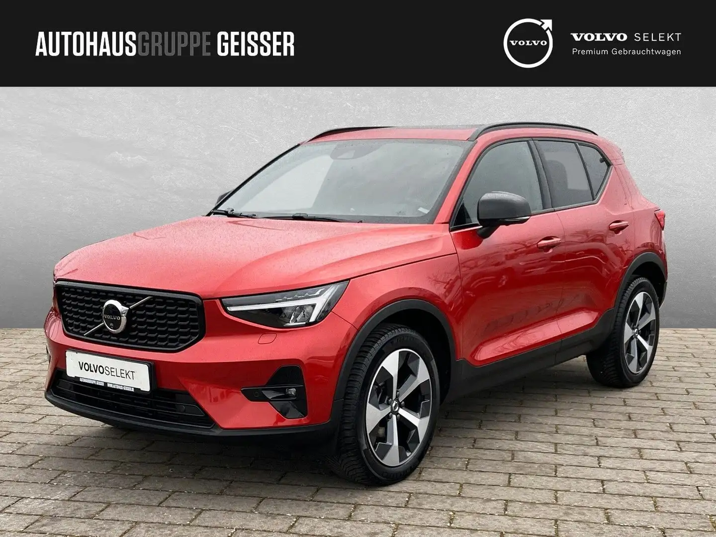 Volvo XC40 T2 Automatik Plus Dark ACC BLIS LED SD Rot - 1
