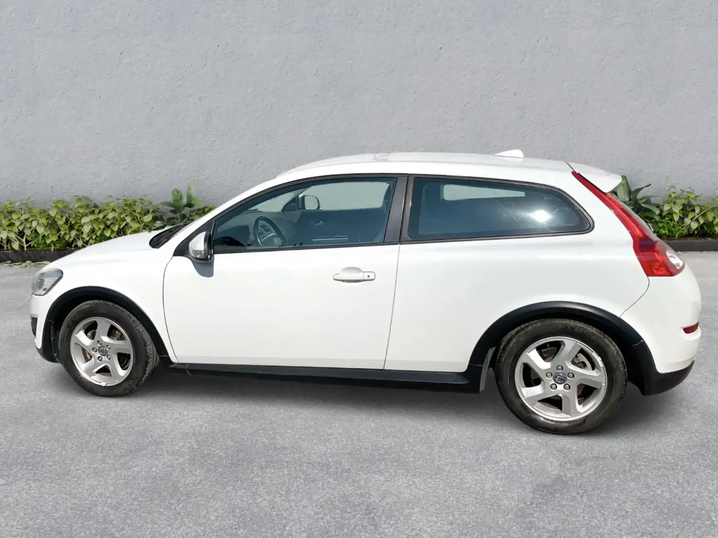 Volvo C30 DRIVe Start&Stop 115 ch Kinetic Bianco - 2