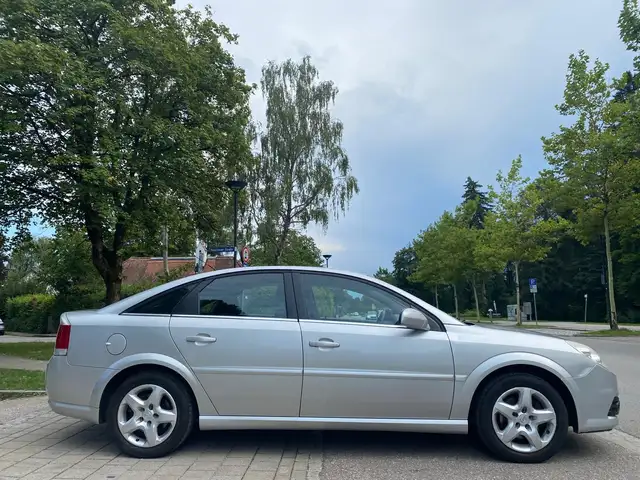 Opel Vectra view 3