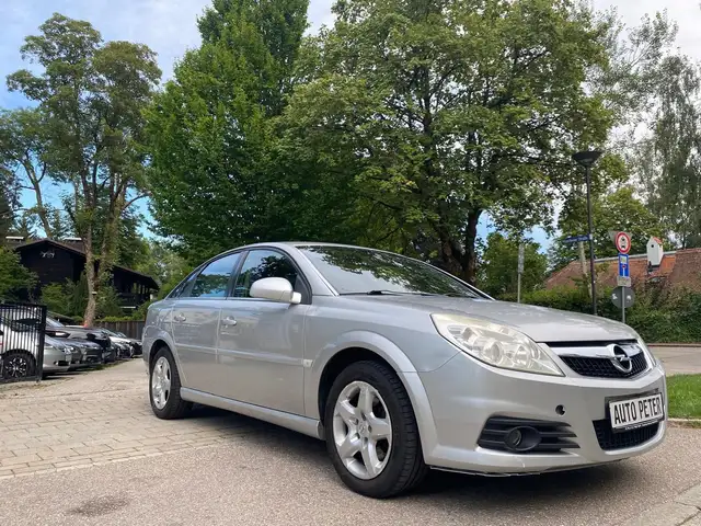Opel Vectra view 2