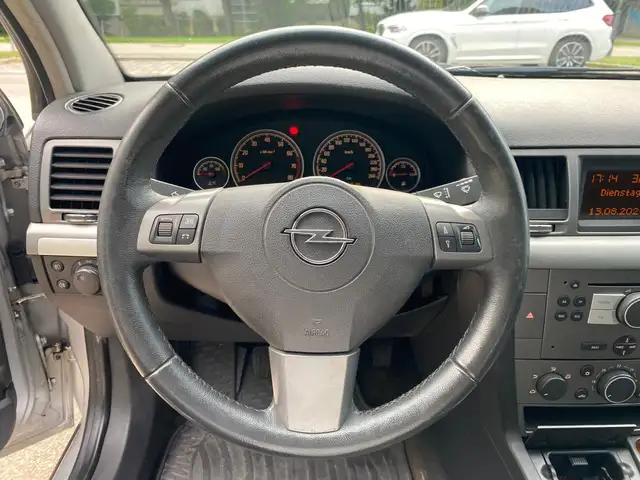 Opel Vectra view 8
