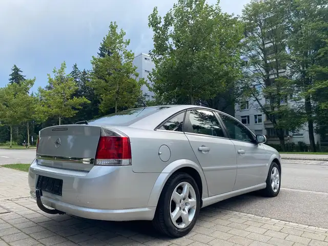 Opel Vectra view 4