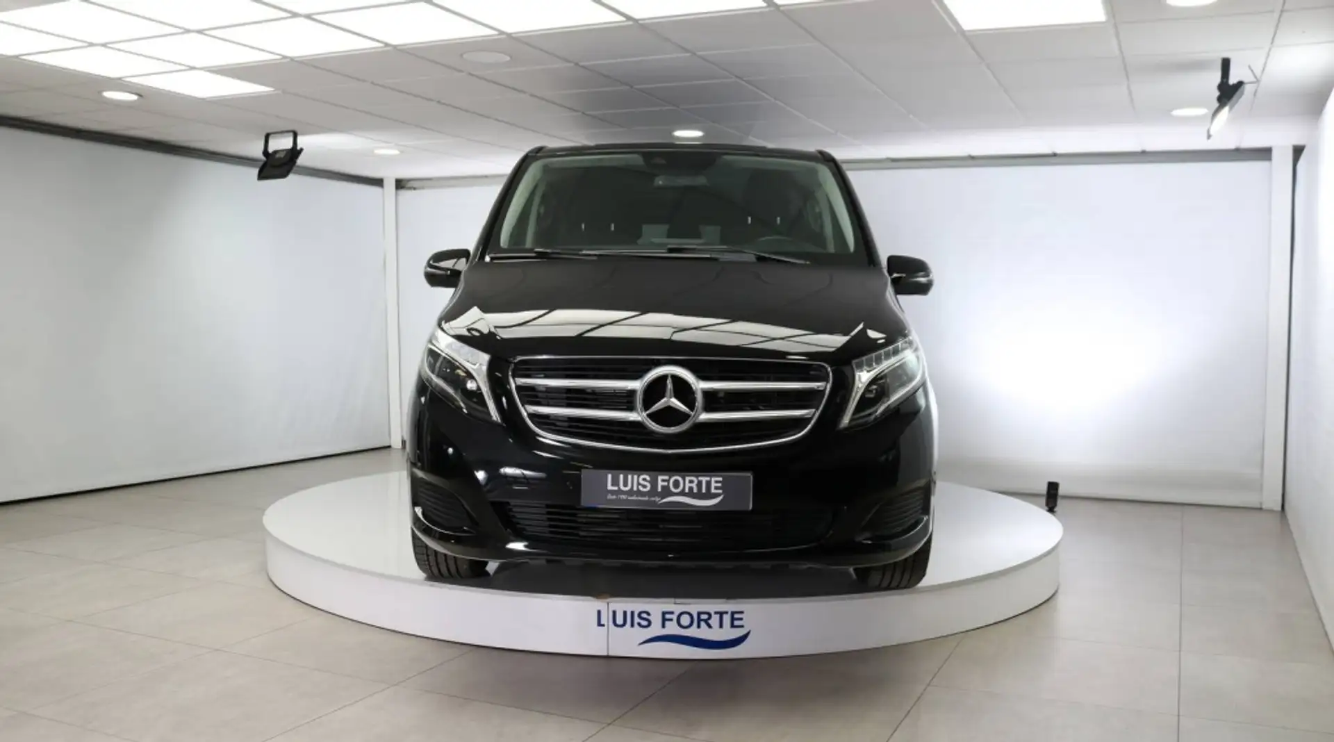 Mercedes-Benz V 220 220d Largo Avantgarde 7G Tronic Negro - 2