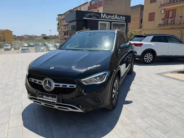 Mercedes-Benz GLA 180 GLA-H247 2020 d Sport auto