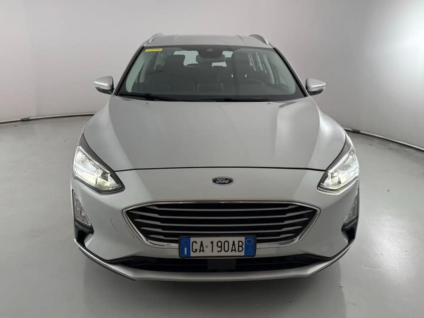 Ford Focus Station Wagon 1.5 EcoBlue Business Co-Pilot Grigio - 2