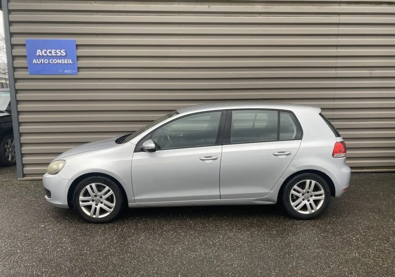 Volkswagen Golf (6) 1.6 TDI 90 FAP CR BVM5 Confortline Gris - 2