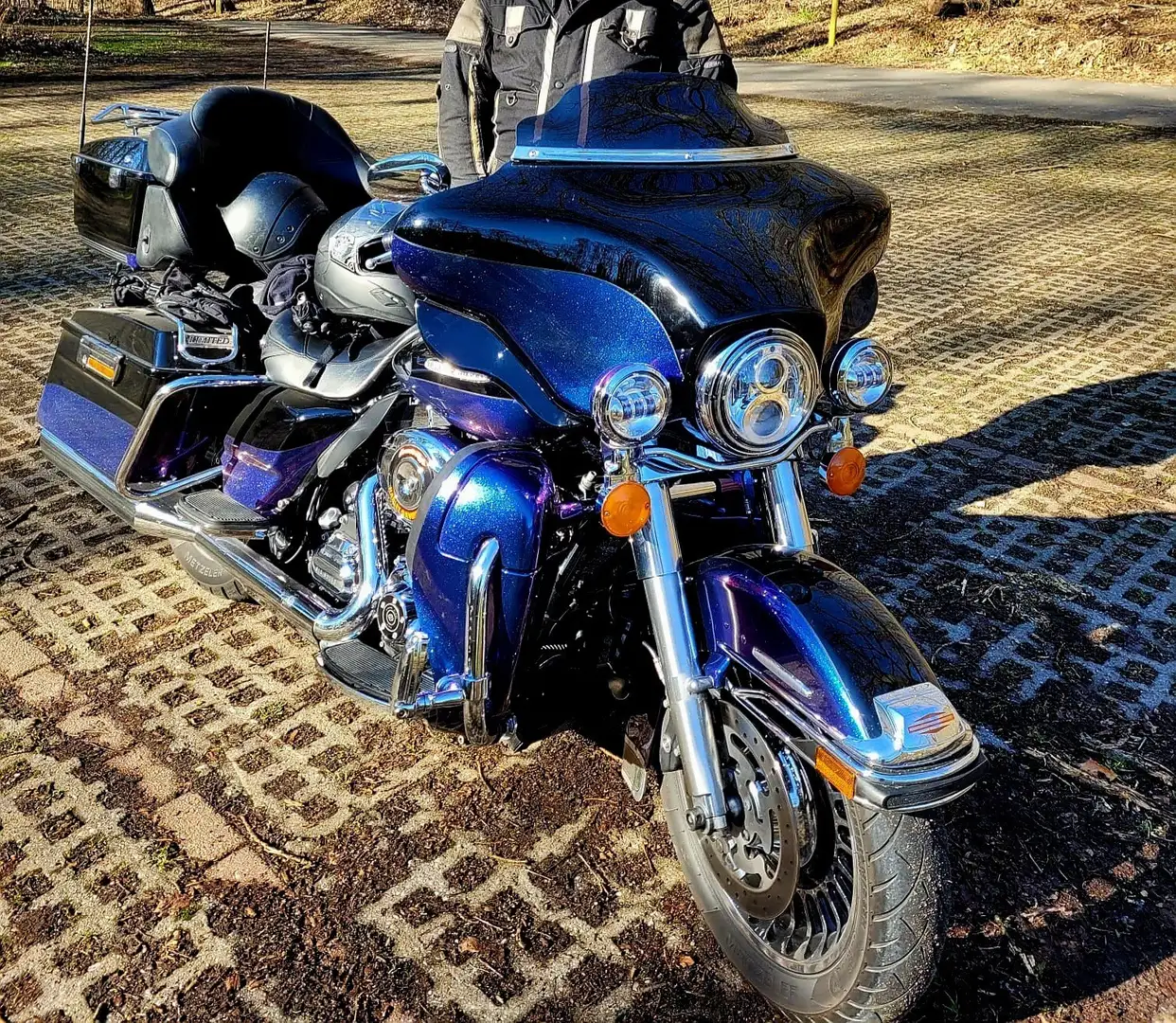 Harley-Davidson Electra Glide Ultra Limeted Bleu - 2