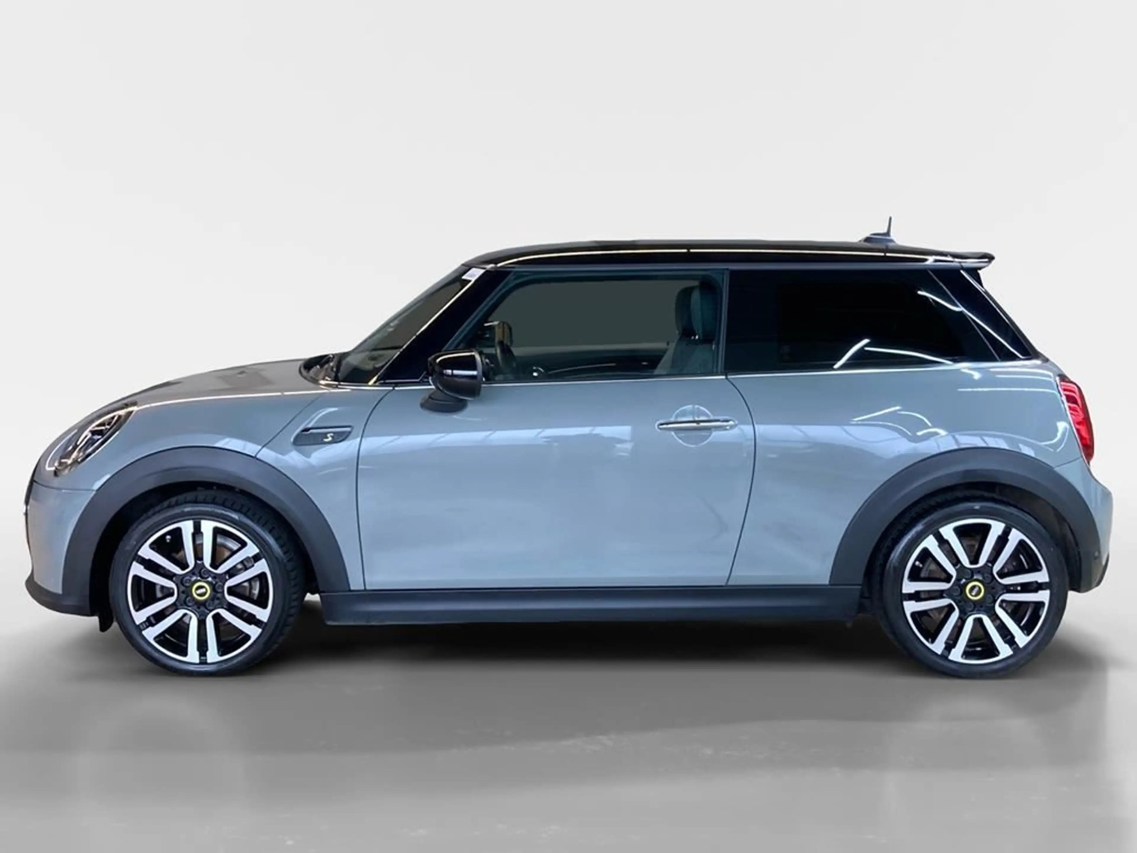 MINI Cooper SE Classic Trim — photo 5