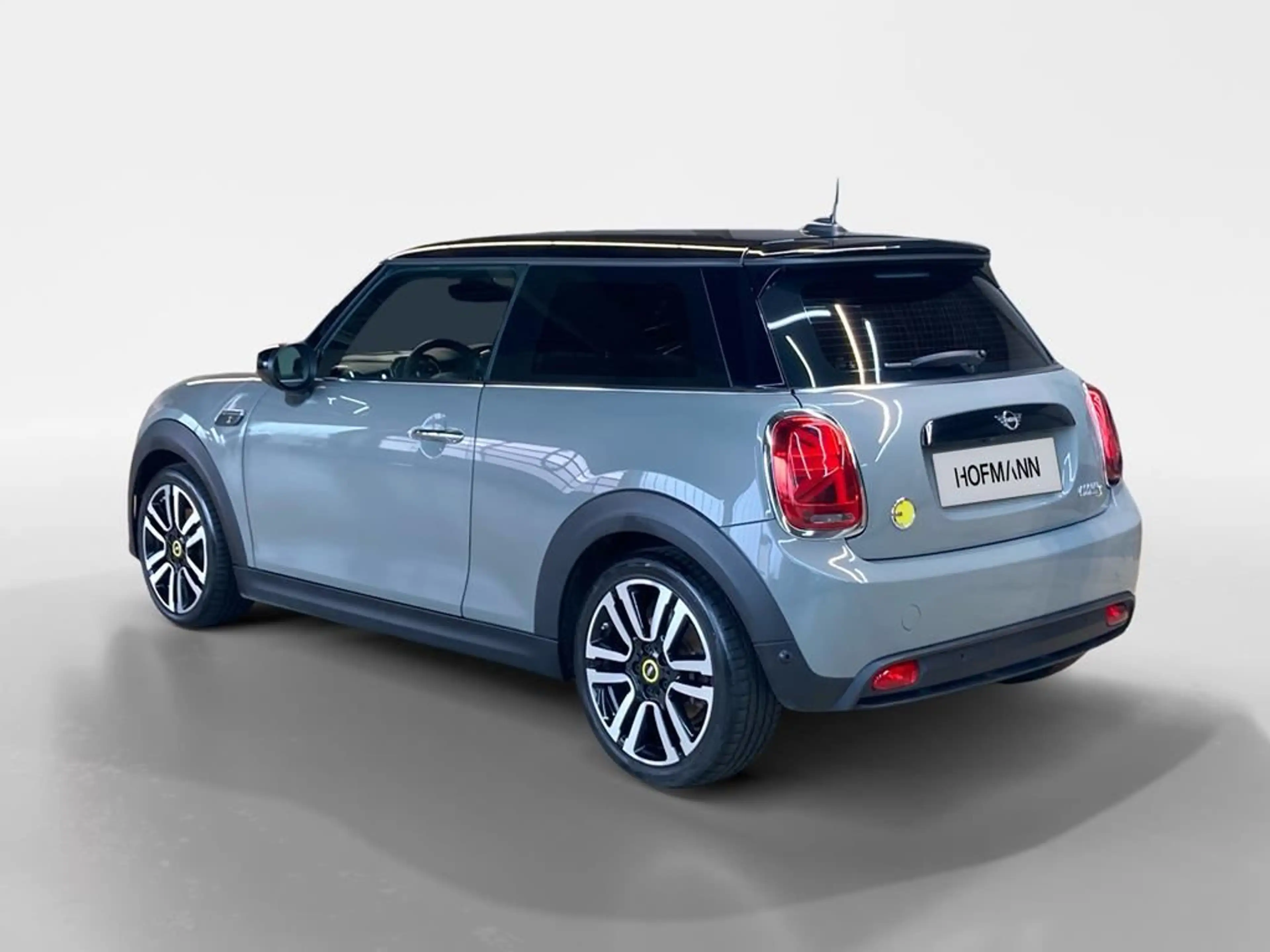 MINI Cooper SE Classic Trim — photo 6