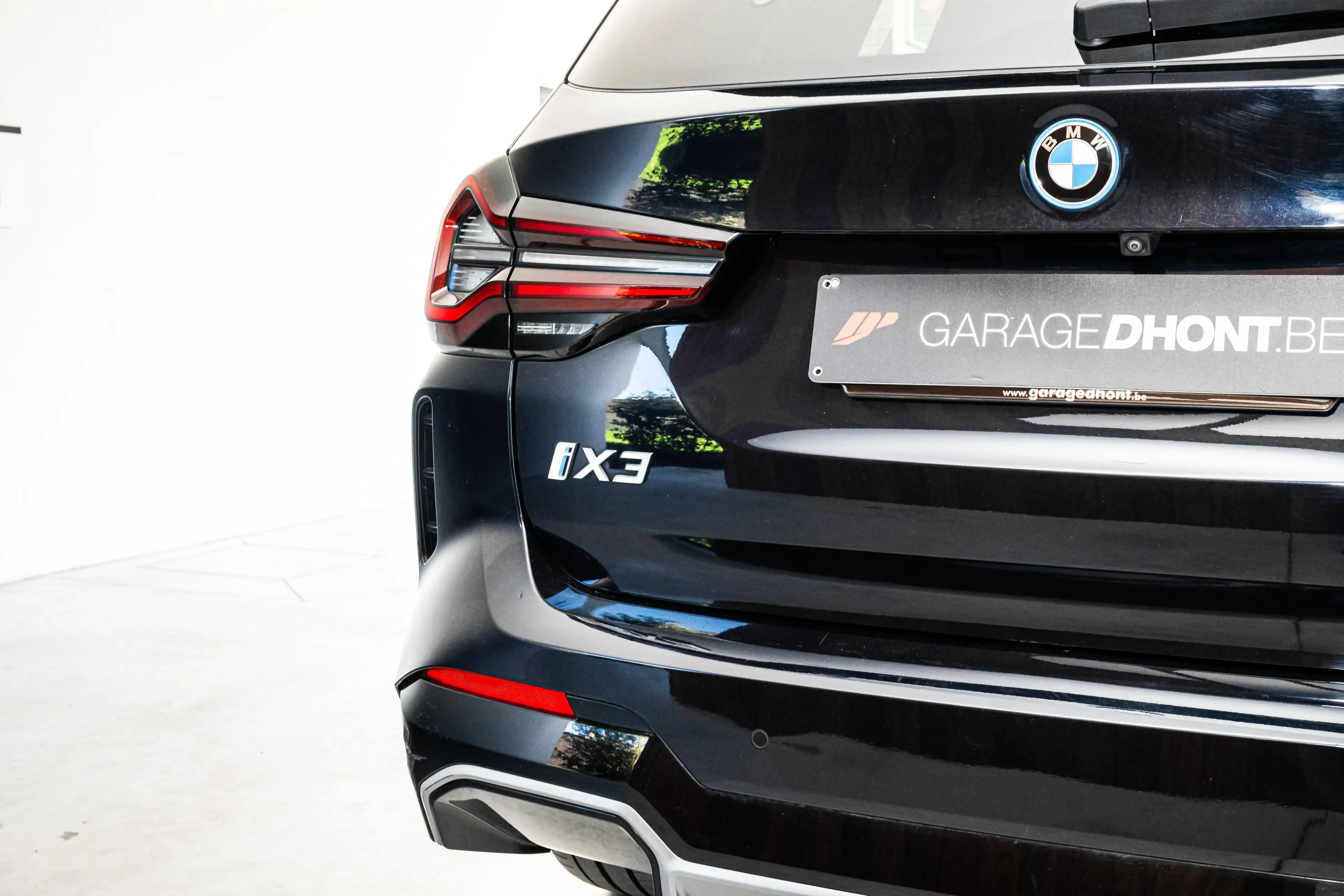 BMW iX3 Inspiring — photo 14