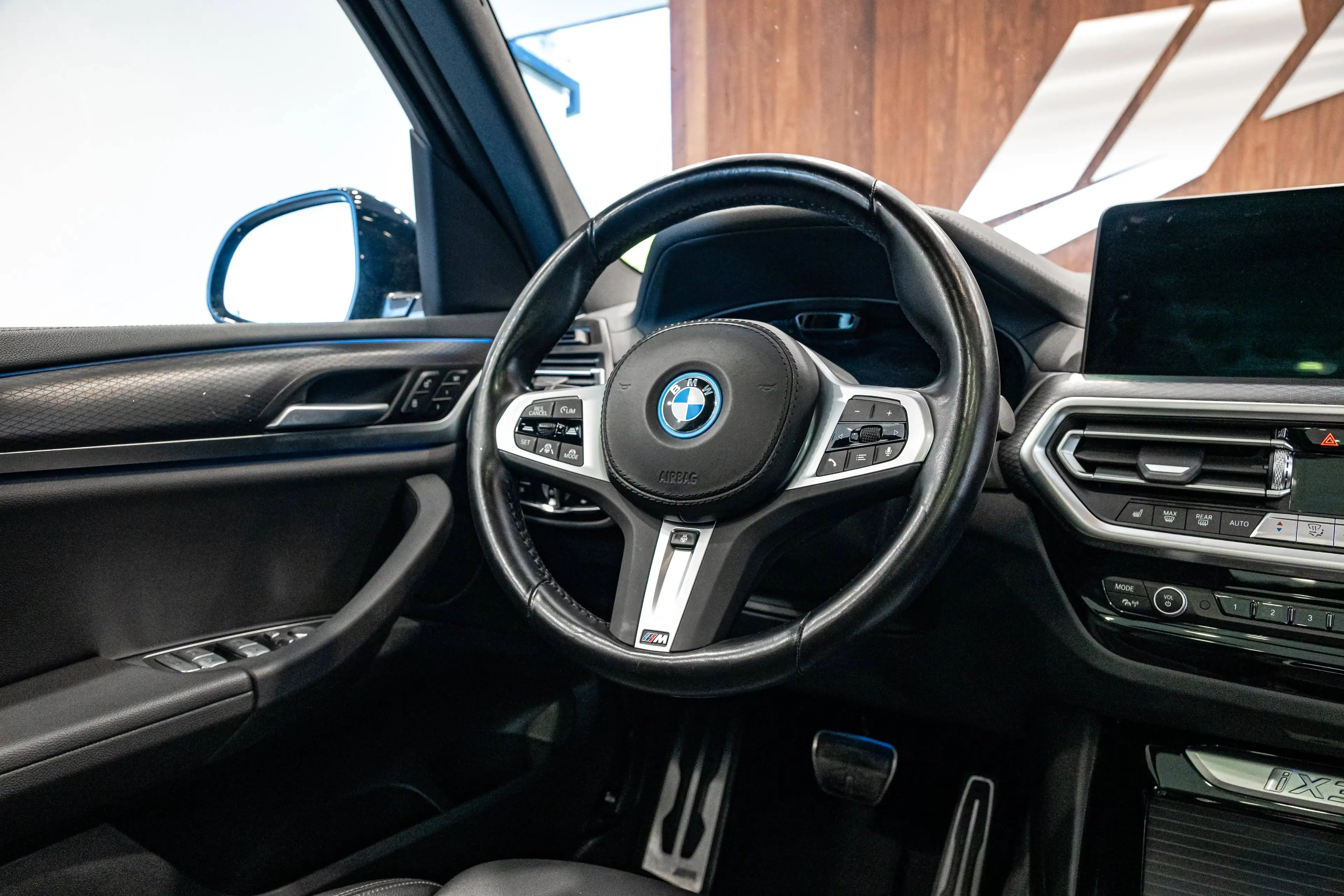 BMW iX3 Inspiring — photo 3