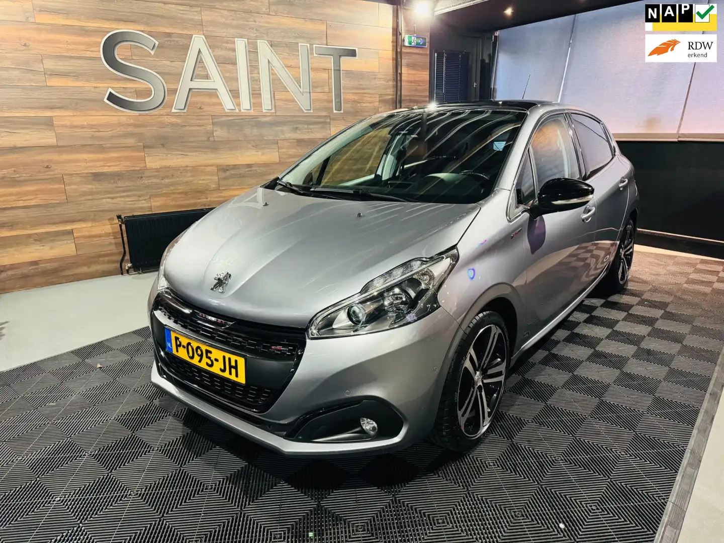 Peugeot 208 1.2 PureTech GT-Line Grijs - 1