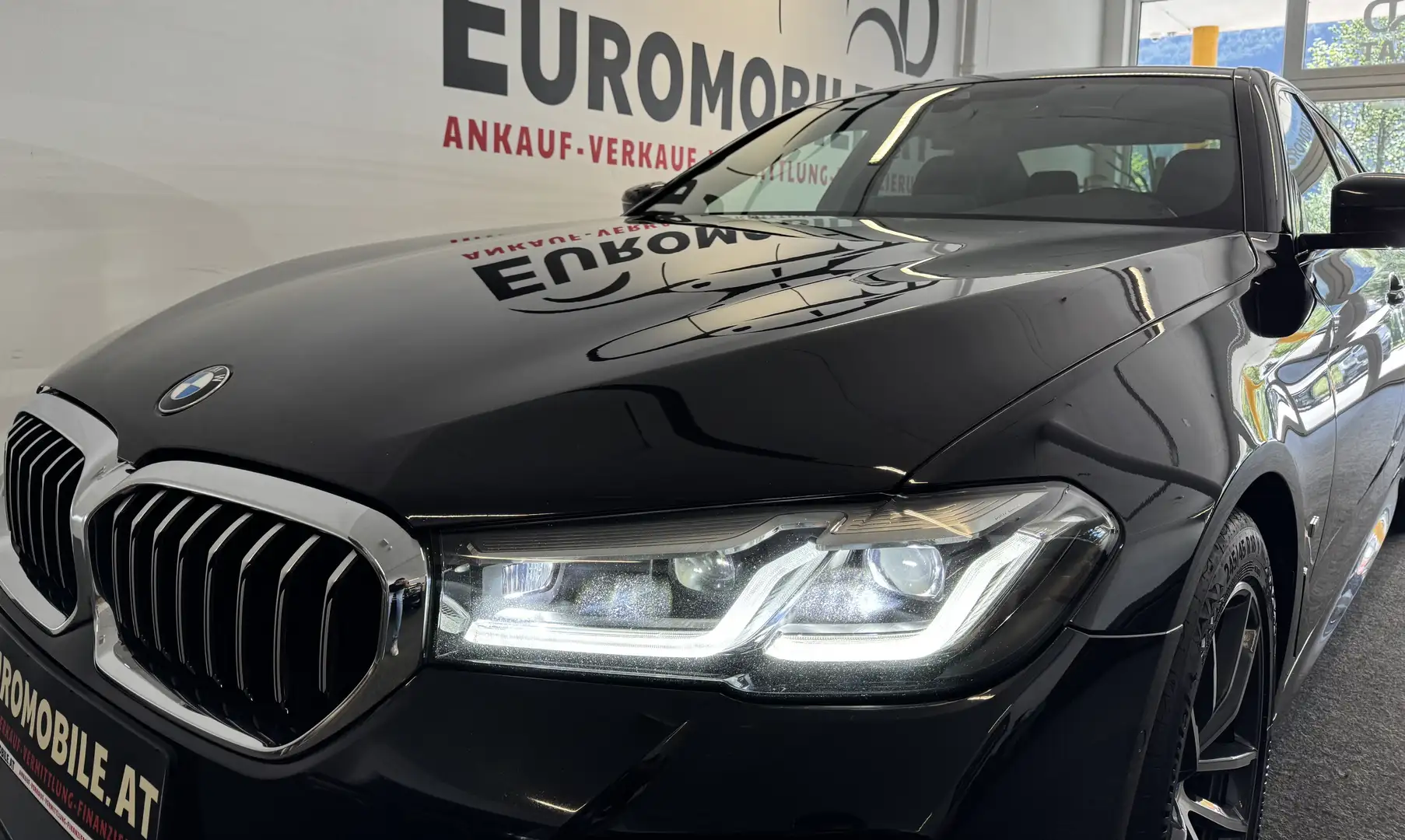BMW 520 d M Sportpaket *LASER*RFK*LED*LR-HZG*VELOURS-SITZE Schwarz - 2