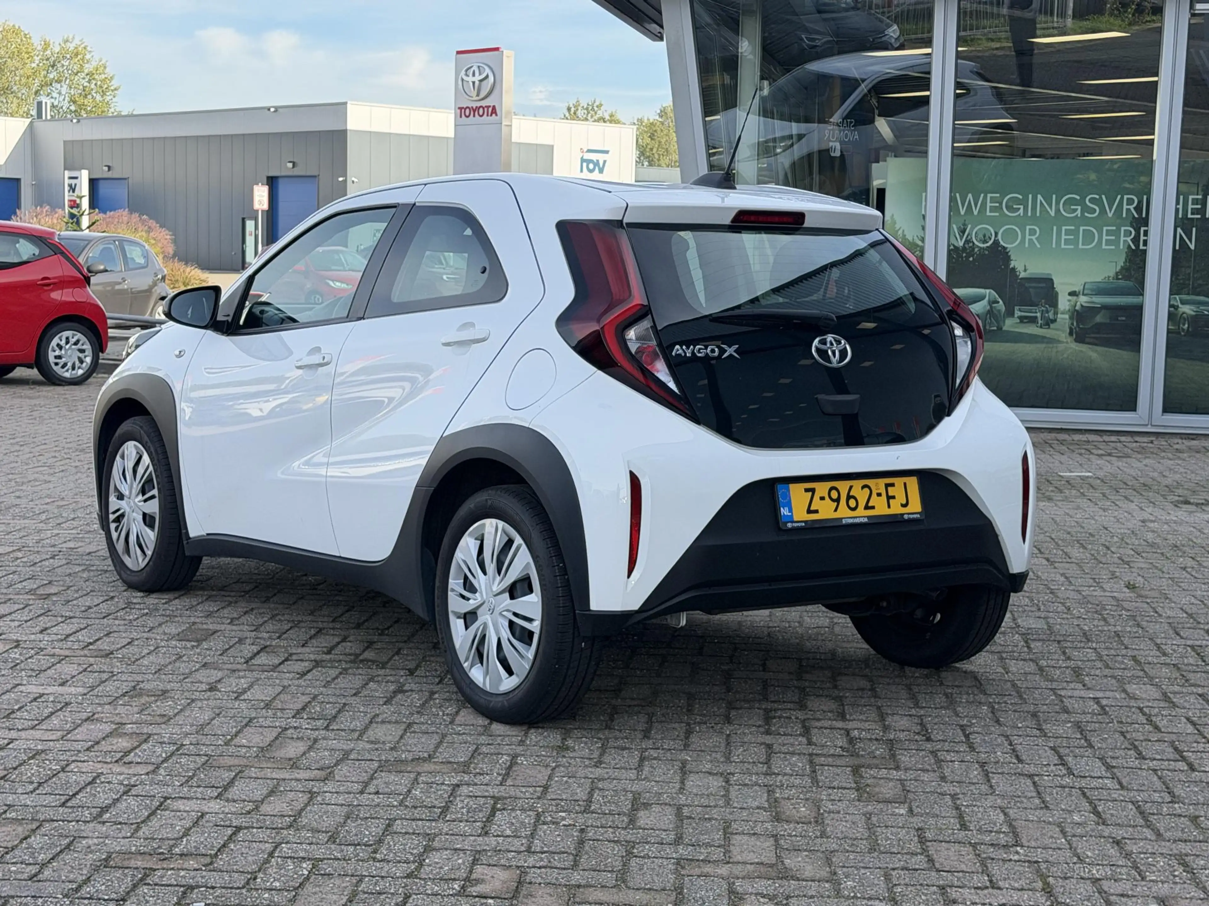 Toyota Aygo X 1.0 VVT-i MT Play — photo 4