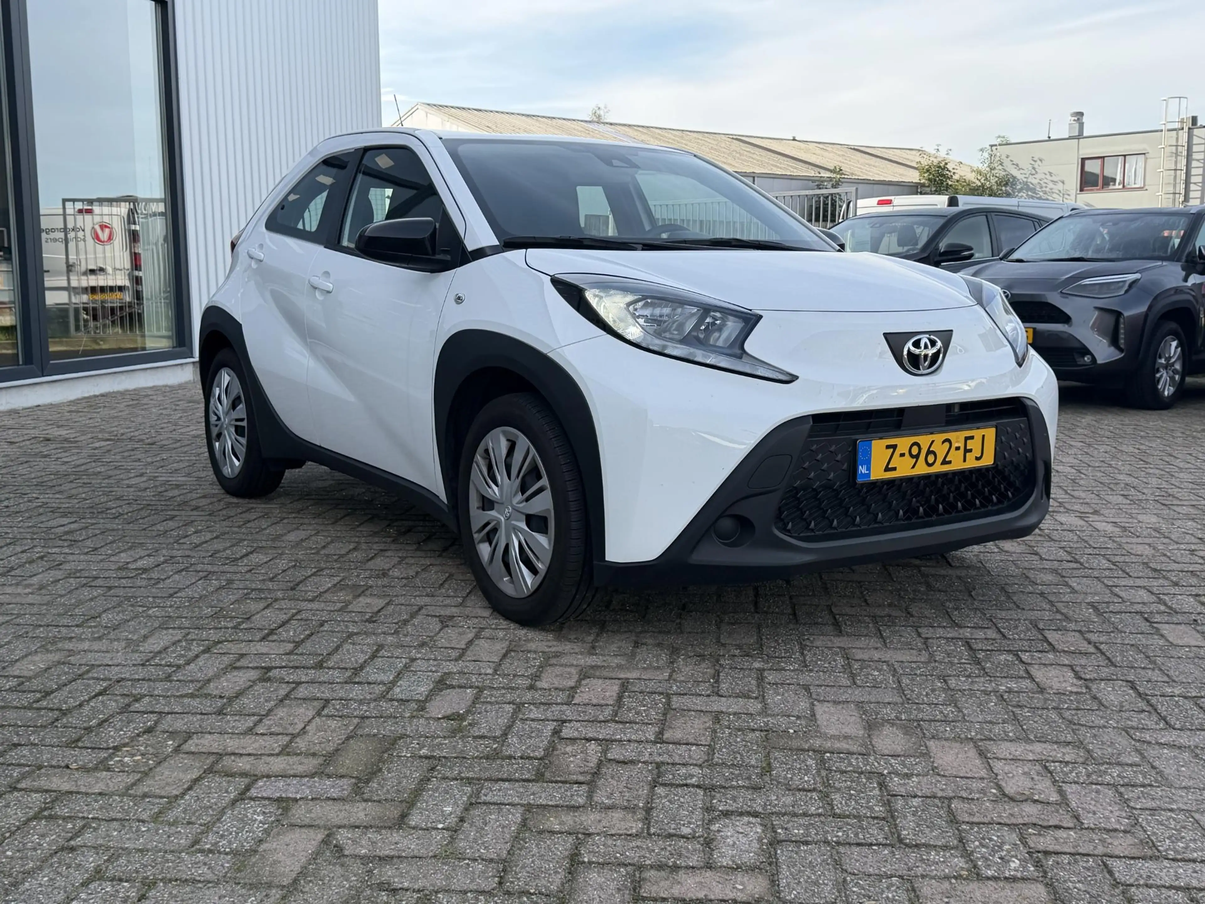 Toyota Aygo X 1.0 VVT-i MT Play — photo 6