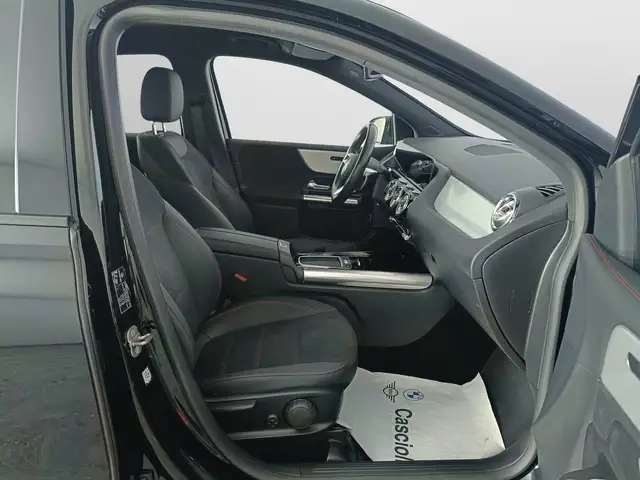 Mercedes-Benz B-Class view 12