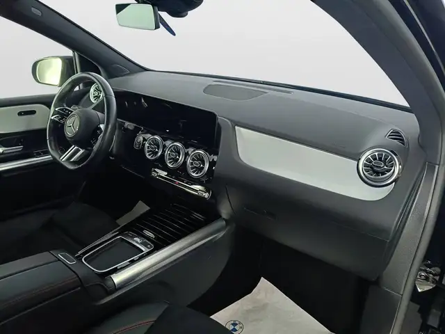 Mercedes-Benz B-Class view 11