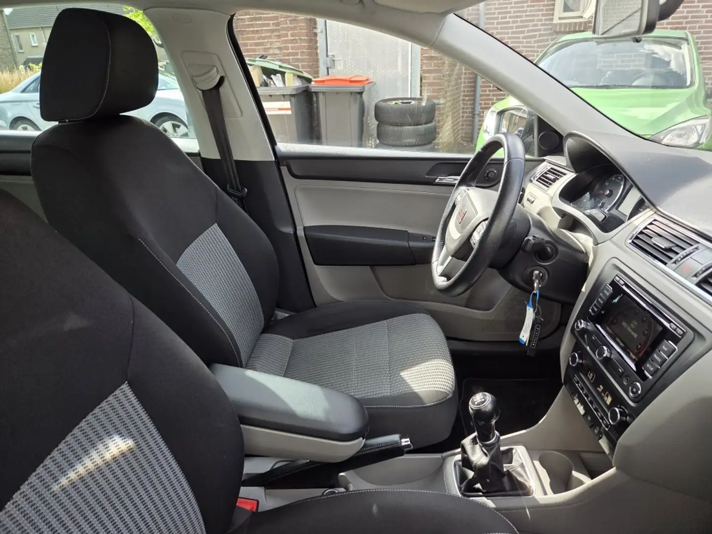 SEAT Toledo 1.2 TSI Bns High Zwart - 2