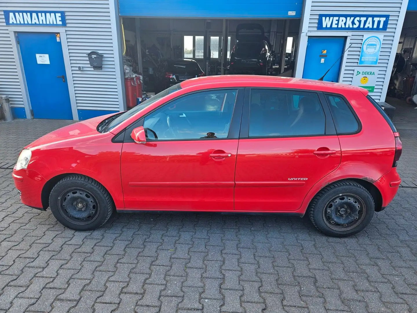 Volkswagen Polo IV United 5trg Klima PDC SHZ 4xEFH Tempomat Rojo - 2