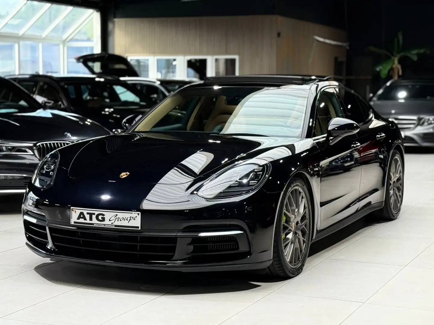Porsche Panamera 4 E-Hybrid TURISMO 2.9 V6 Bi-TURBO PDK 330CV TVAC Noir - 1