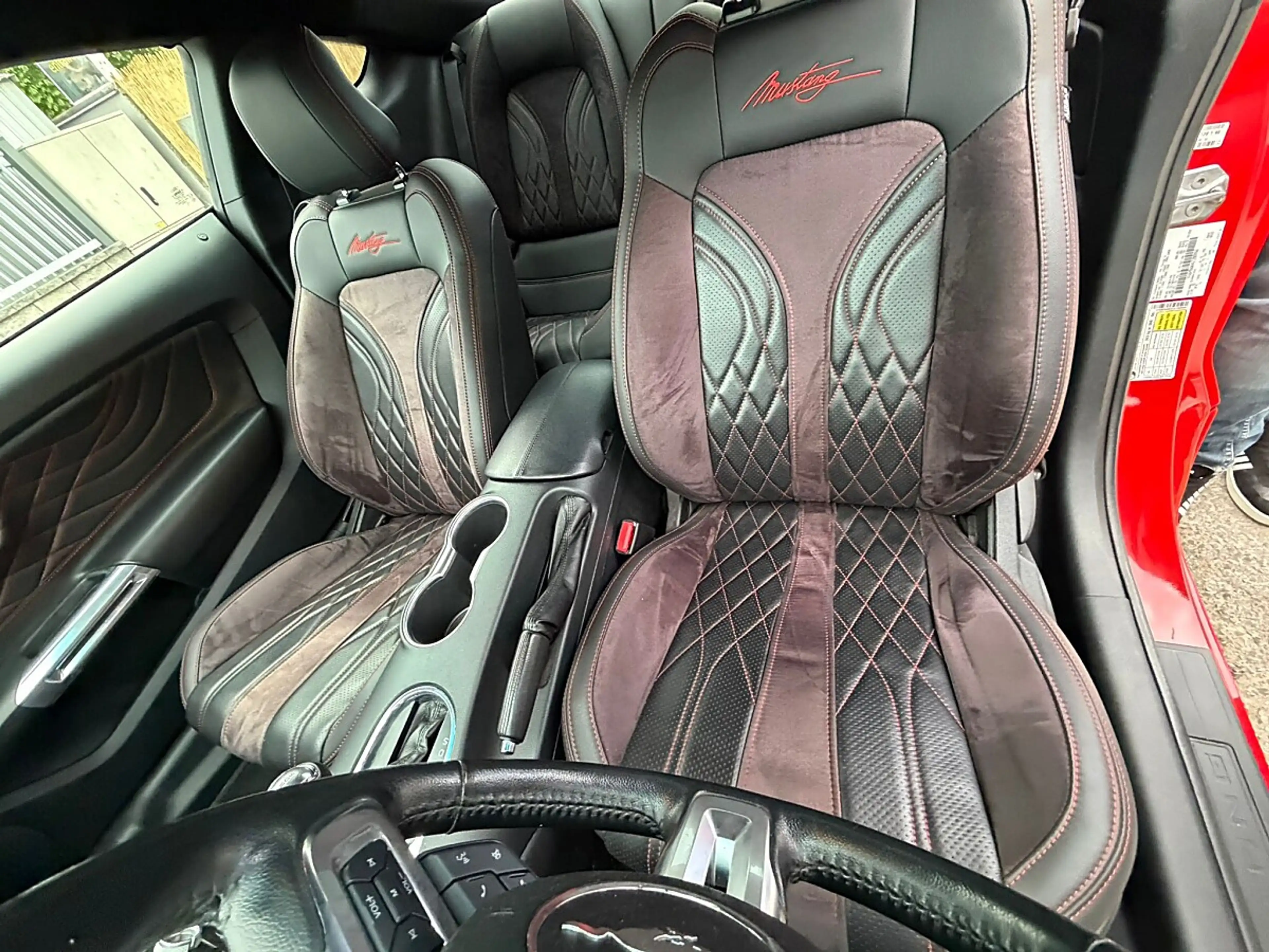 Ford Mustang 3,7 EcoBoost Aut. — photo 11