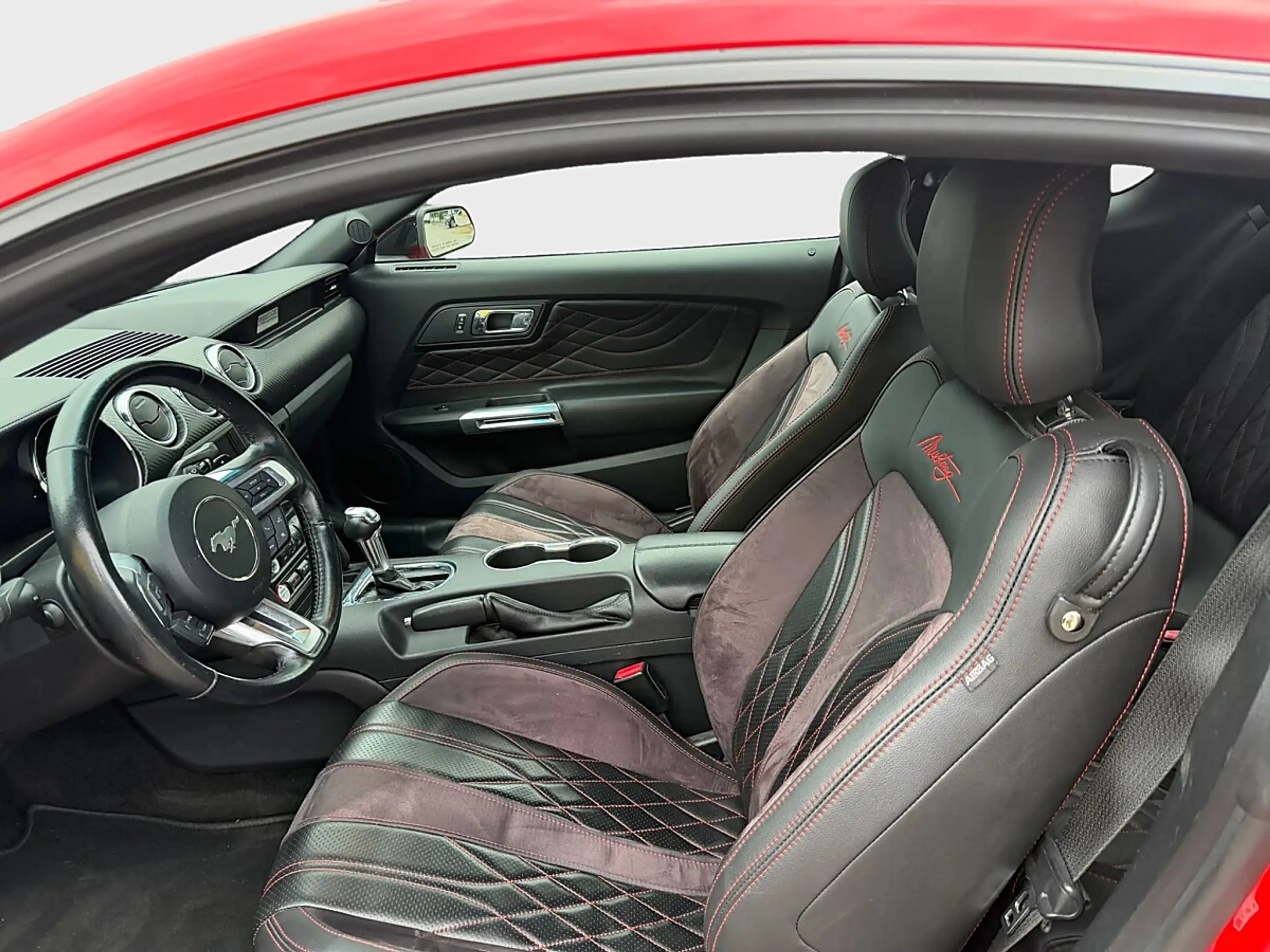 Ford Mustang 3,7 EcoBoost Aut. — photo 8