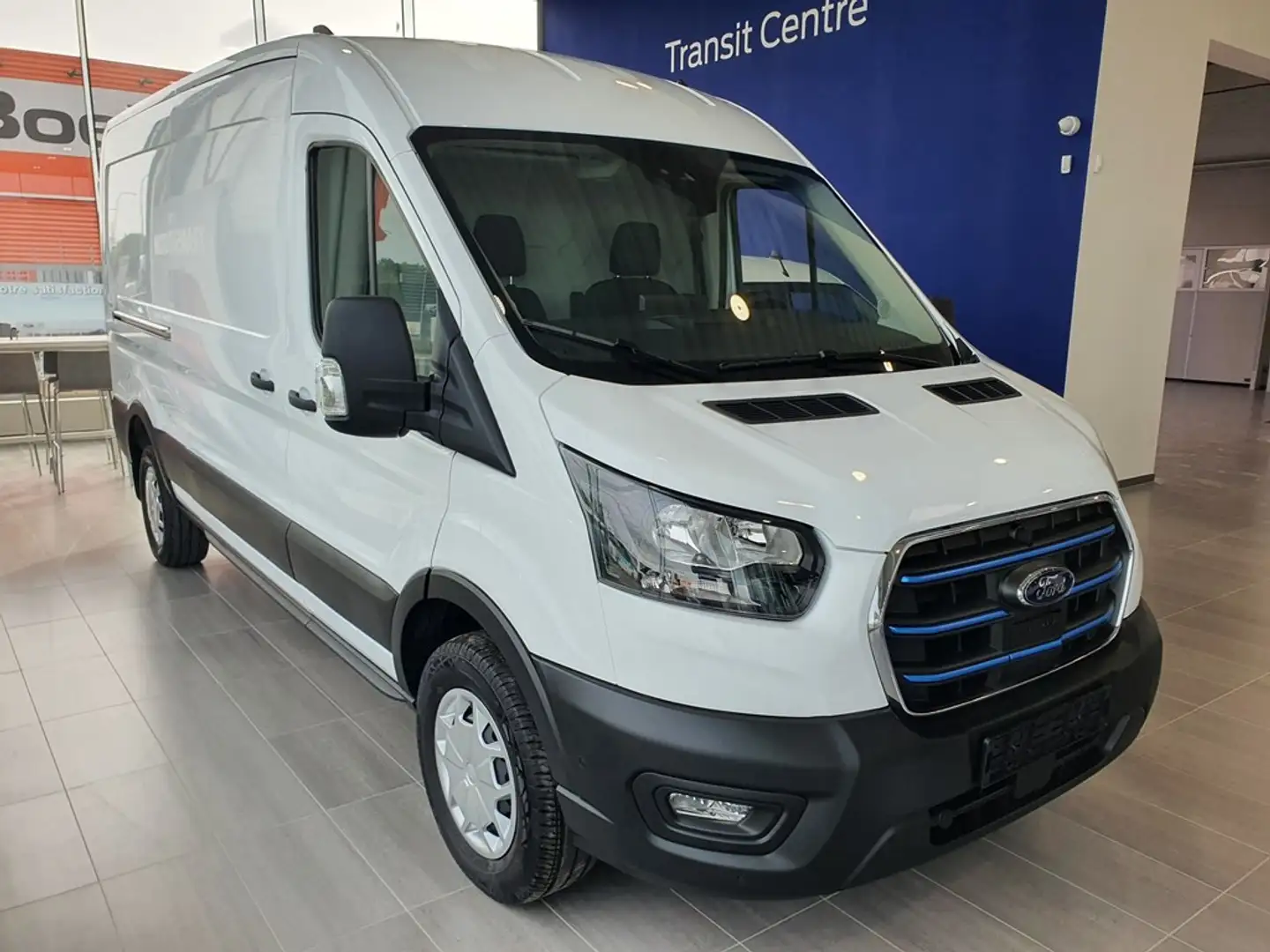 Ford E-Transit 350L Fourgon Tole L3 Trend Electric 67kW/135kW Wit - 1