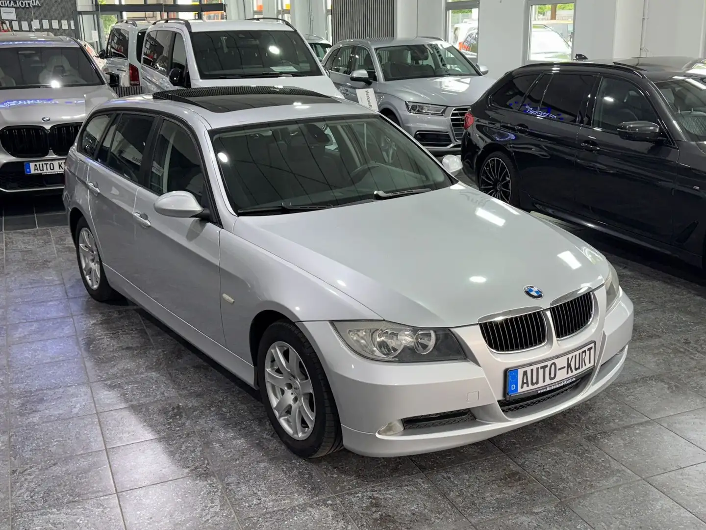BMW 320 d Touring*Panorama*Shz*Klima*Automatik* Argintiu - 1