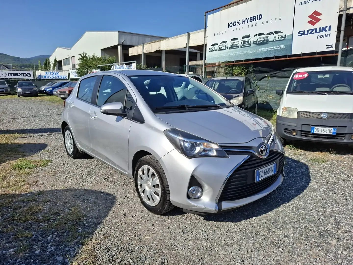 Toyota Yaris Yaris 1.3 5 porte Active Stříbrná - 1