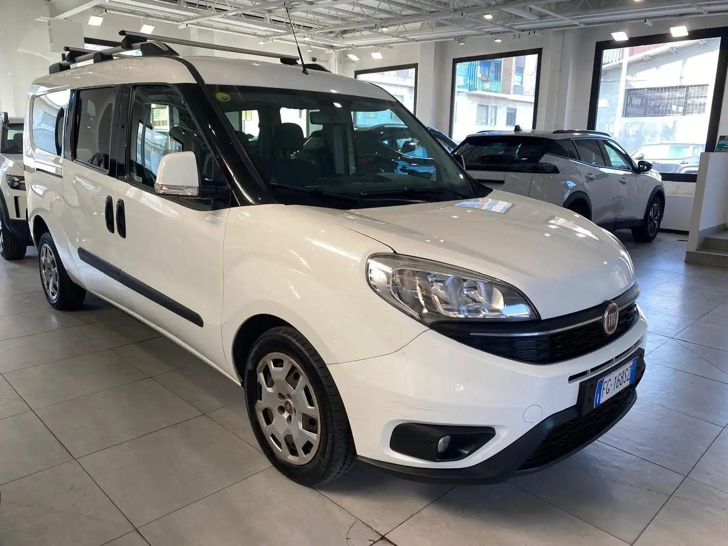 Fiat Doblo Maxi 1.6 mjt 16v Lounge 120cv Weiß - 2