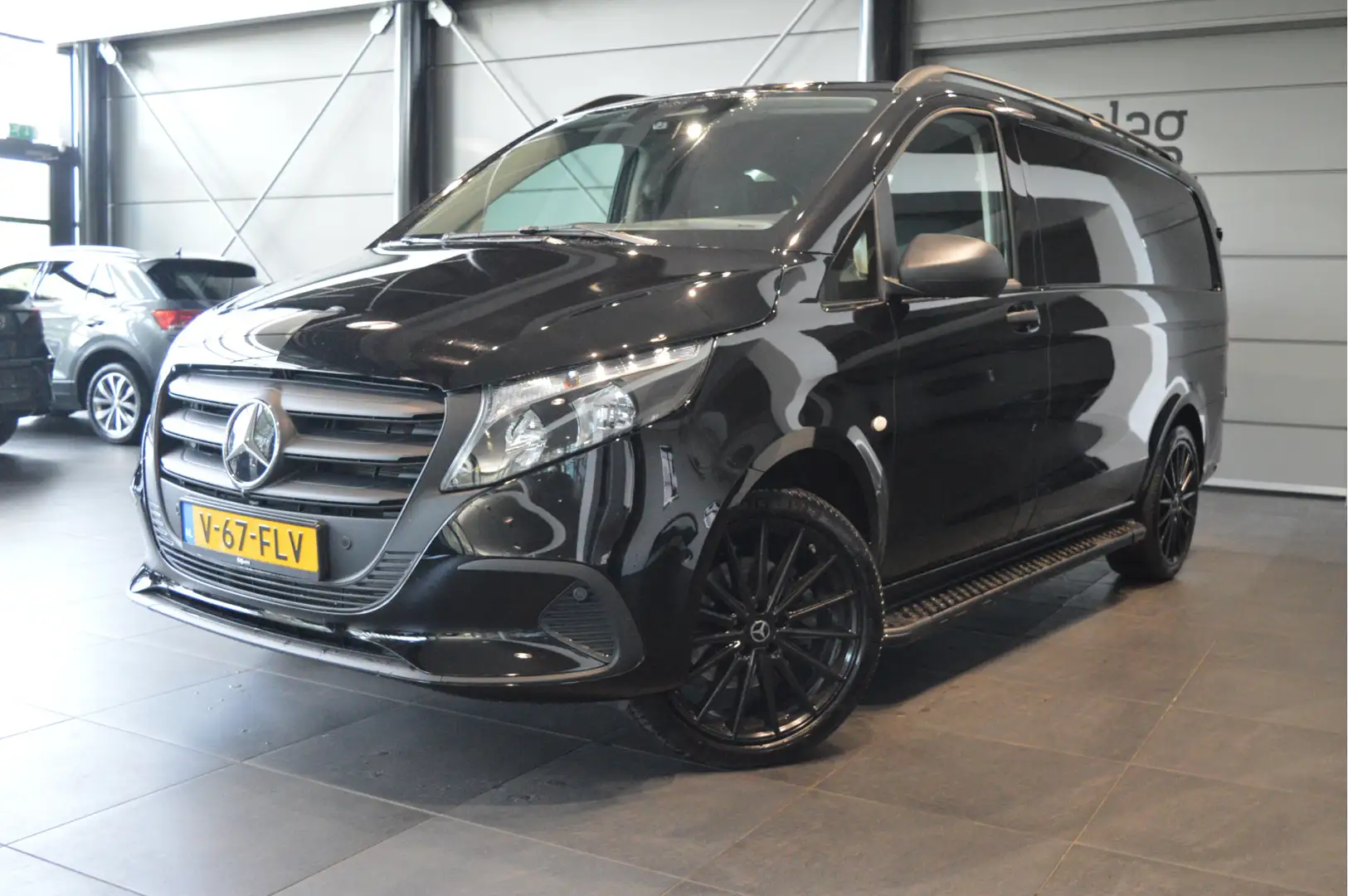 Mercedes-Benz Vito 114 CDI L2 navi leer camera side bars cruise 20 in Zwart - 1