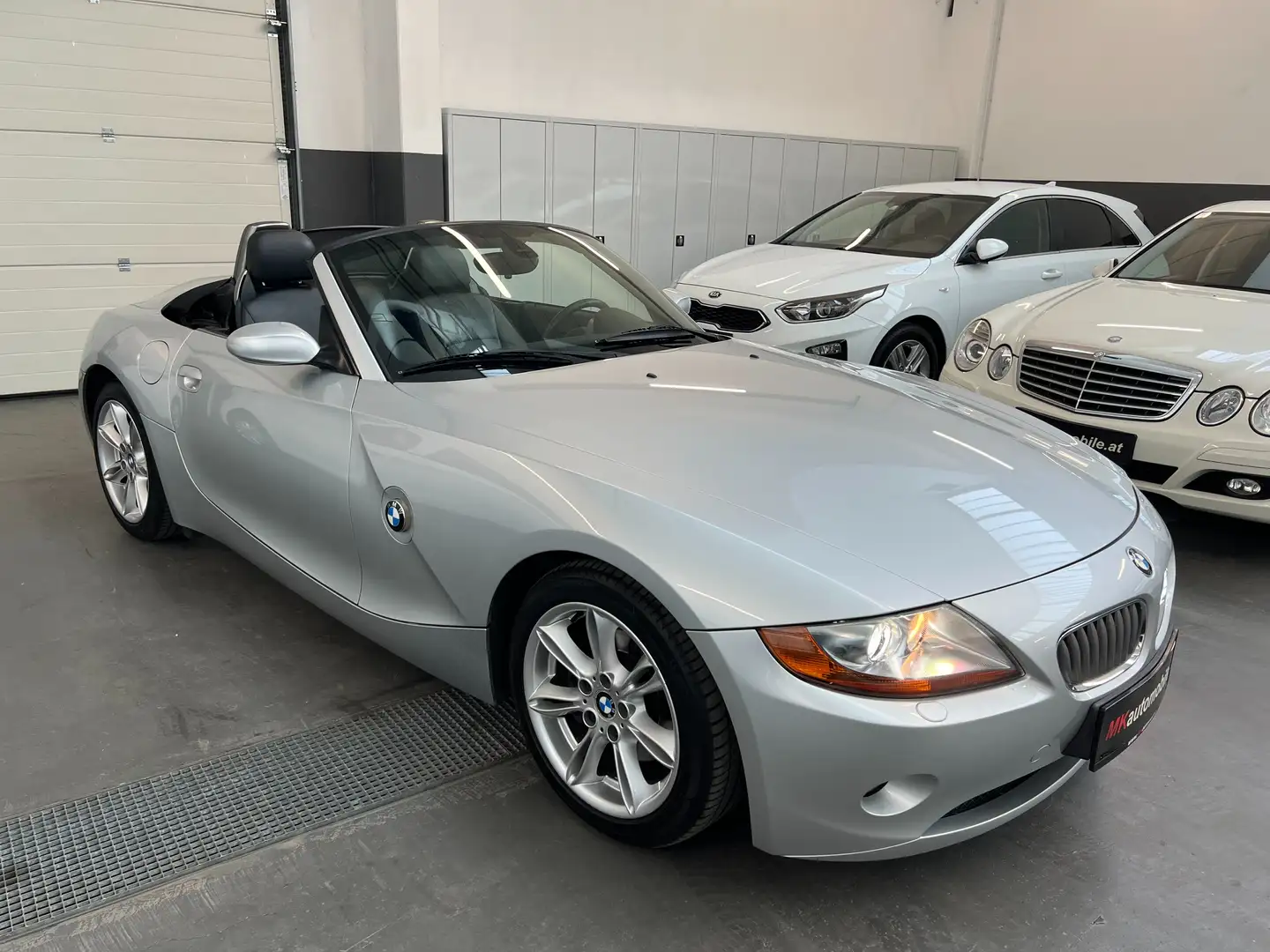 BMW Z4 3.0i Roadster (E85) AUTOMATIC * SAMMLERSTÜCK* Silber - 1