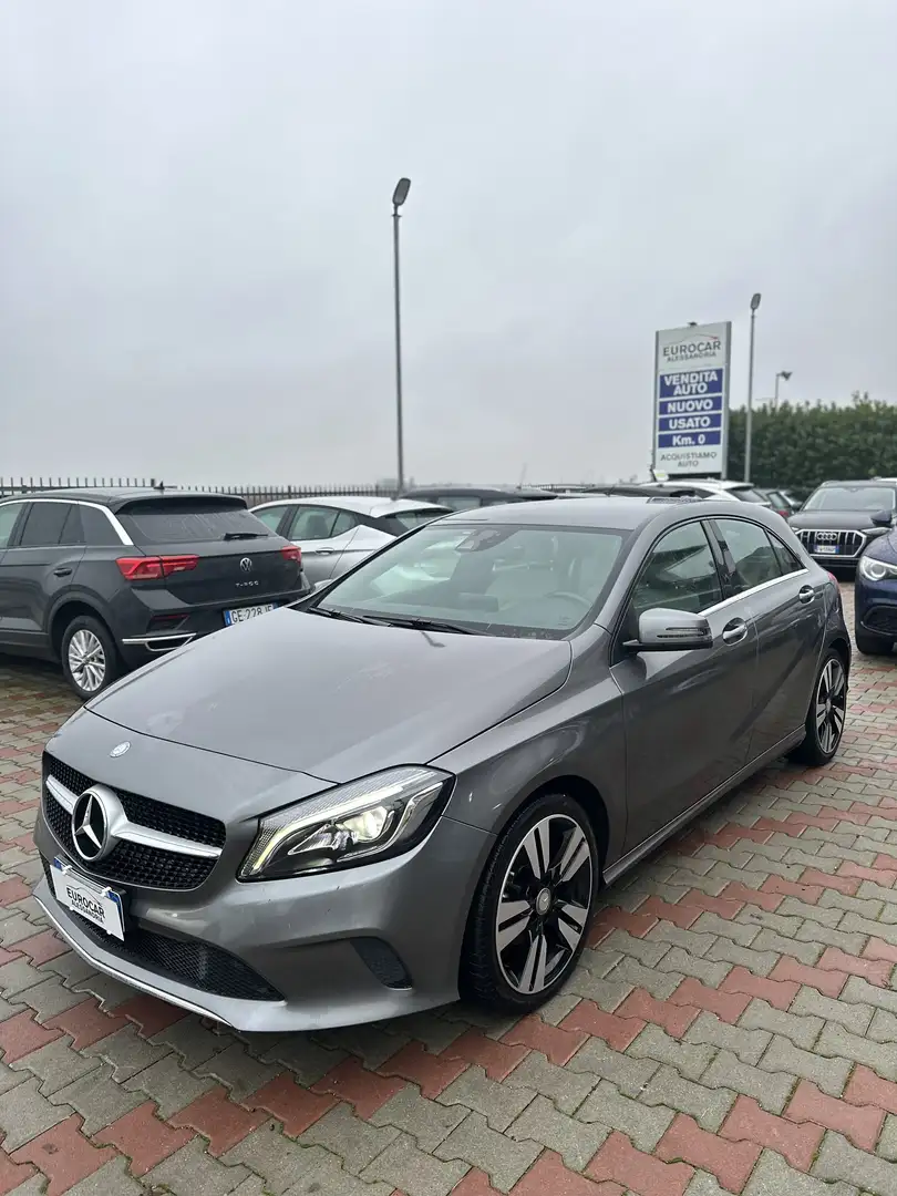 Mercedes-Benz A 180 d Premium Next Grigio - 1