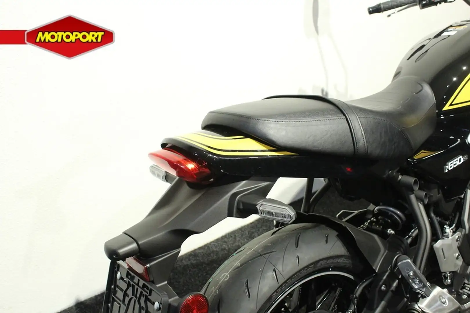 Kawasaki Z 650 RS Sárga - 2