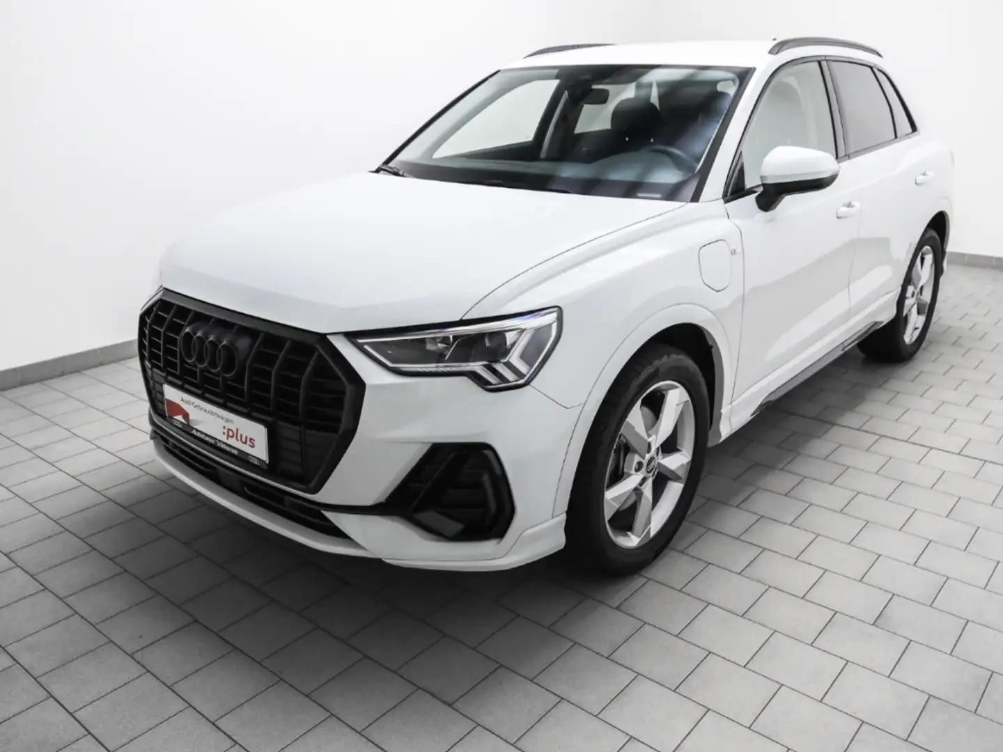 Audi Q3 45 TFSI e S line AHK Navi LED Weiß - 2