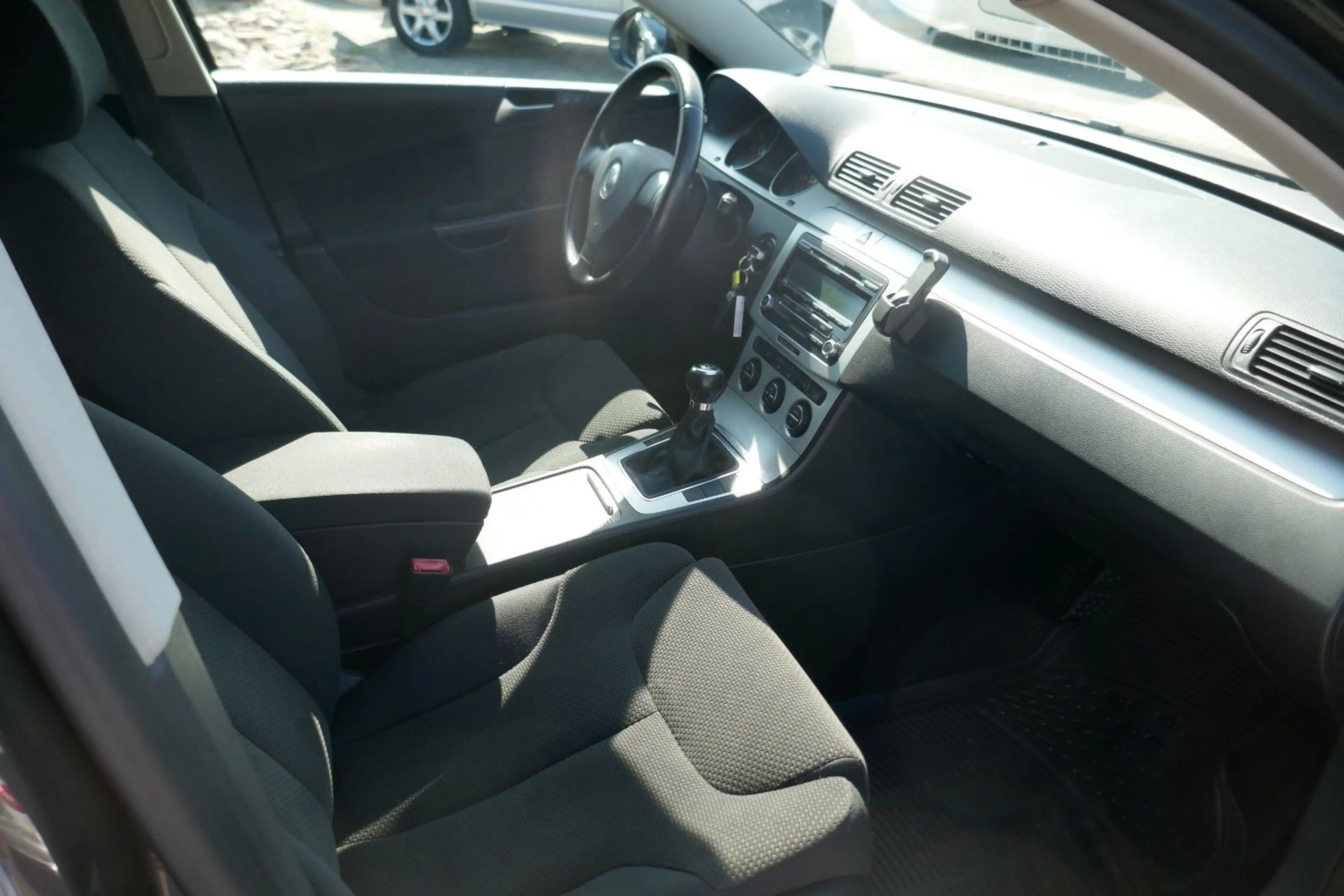 Volkswagen Passat 1.4 TSI Comfortline PDC SHZ KLIMA — photo 14