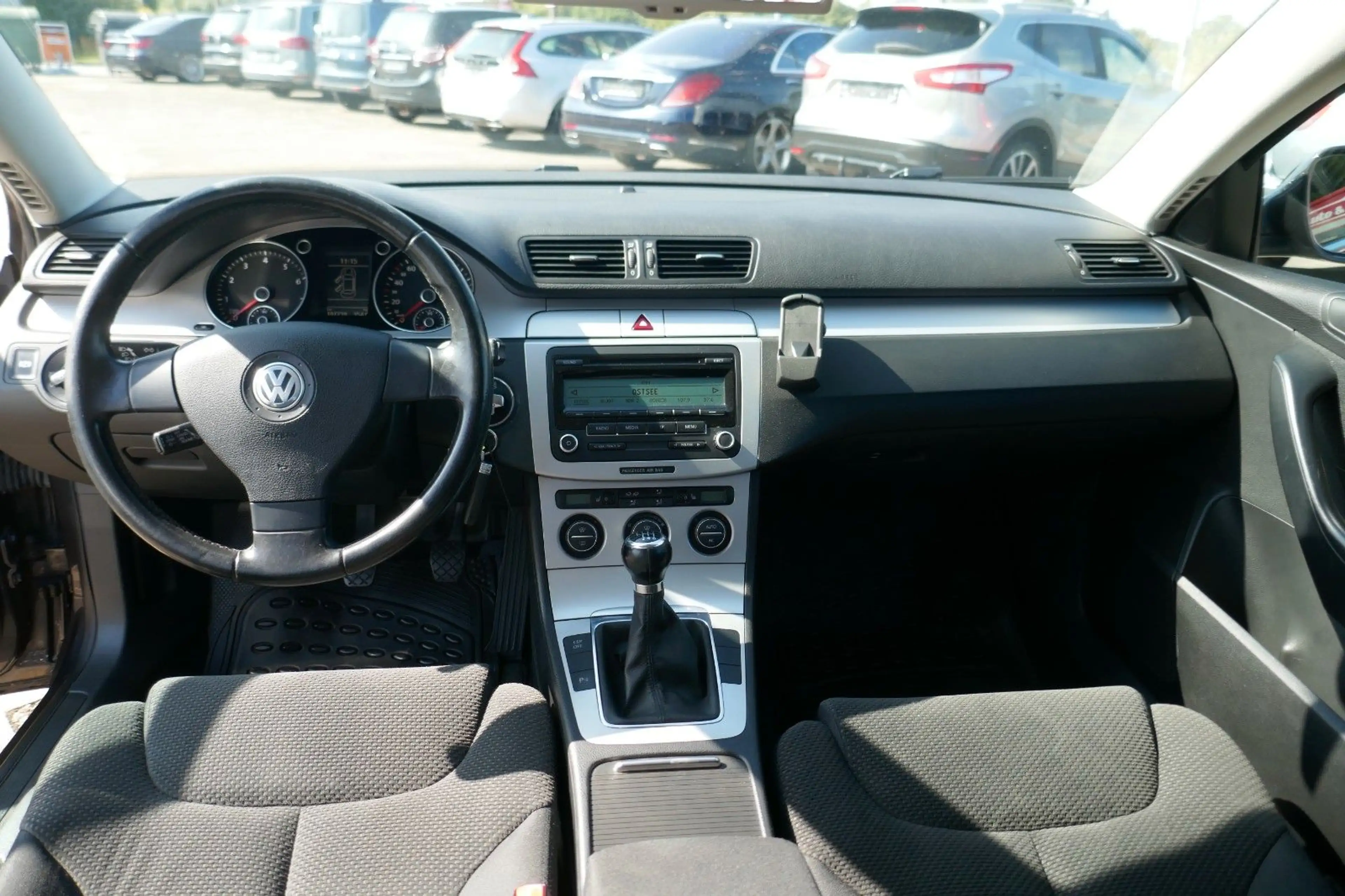 Volkswagen Passat 1.4 TSI Comfortline PDC SHZ KLIMA — photo 11
