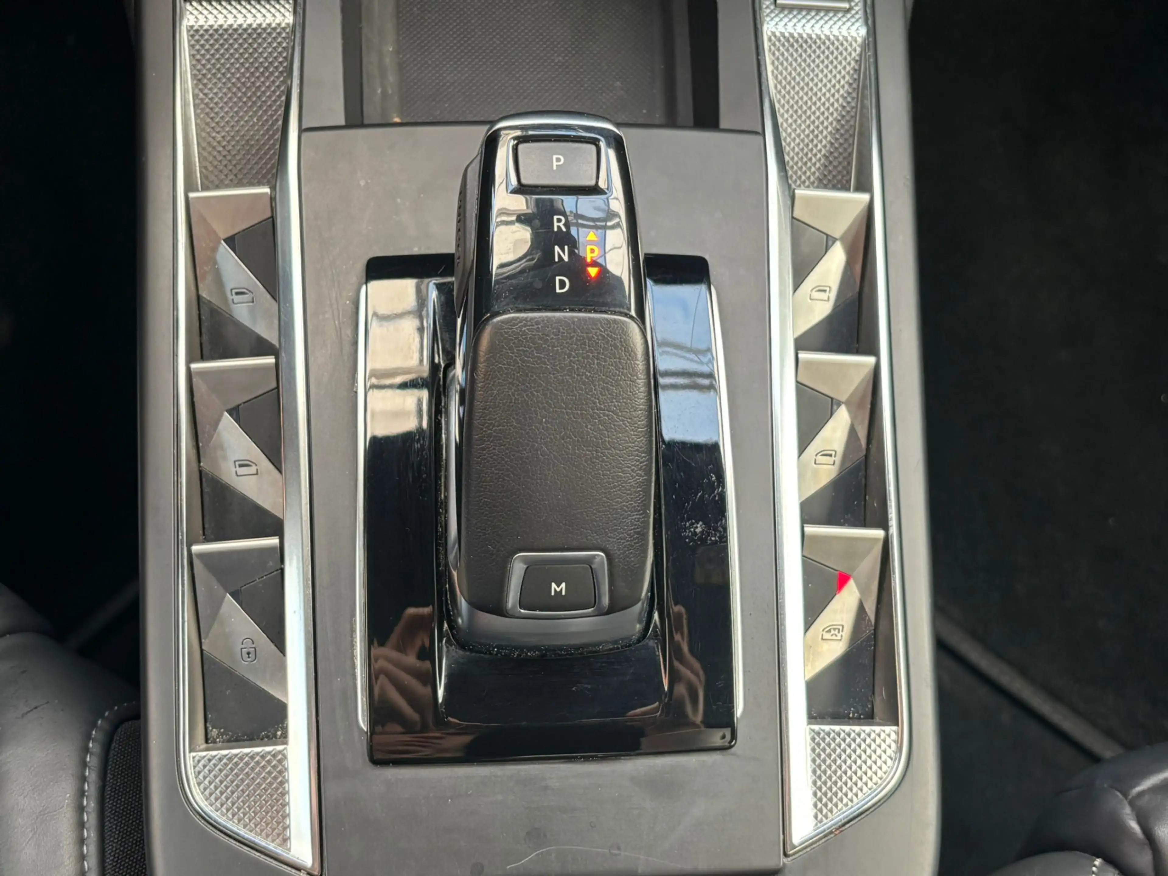 DS Automobiles DS 3 Crossback PureTech 155 Rivoli | Carplay | Leder | Keyless | — photo 13