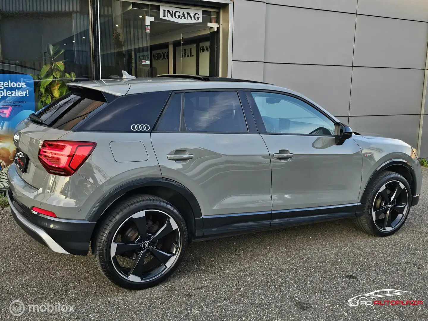 Audi Q2 1.4 TFSI CoD S-Line Quantum grey Panorama/Virtual/ Gris - 2