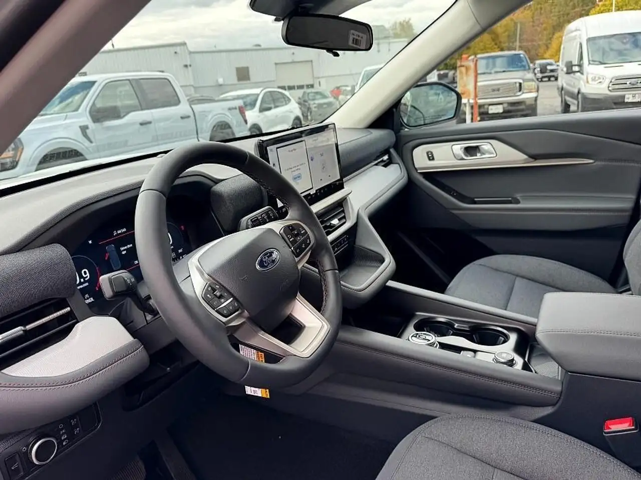 Ford Explorer снимка Ford Explorer