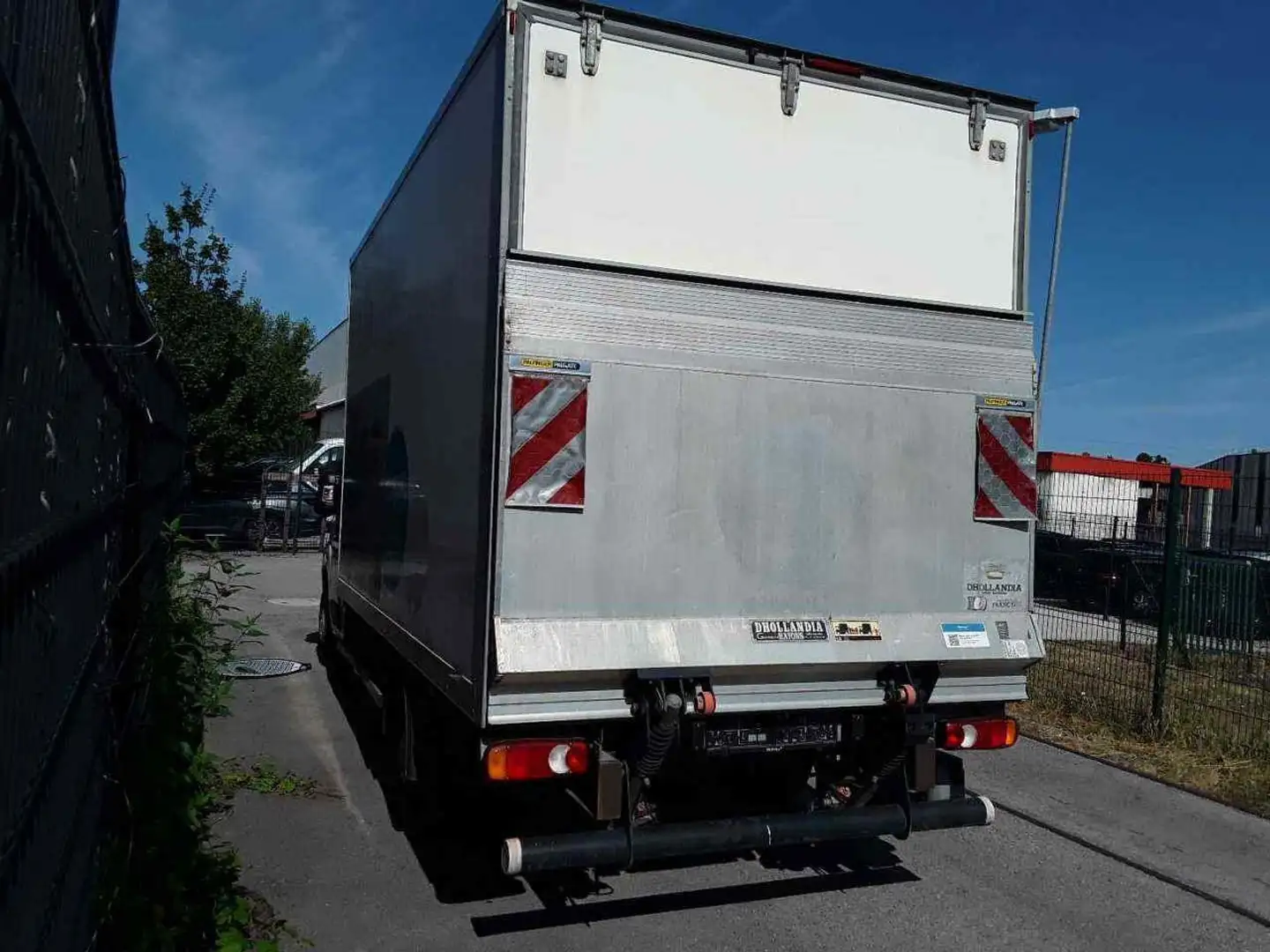 Fiat Ducato 2,3 L3 Kofferaufbau mit Ladebordwand *NAVI* Weiß - 2