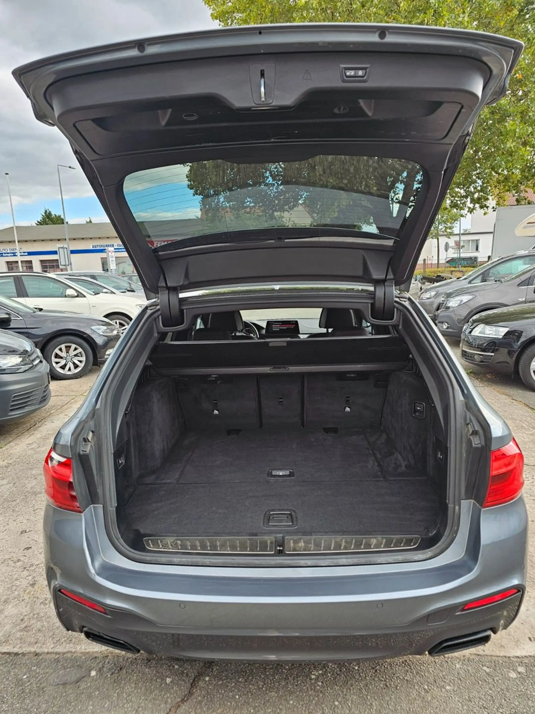 BMW 550 5 Touring M550 d xDrive LED Leder Softclose — photo 12