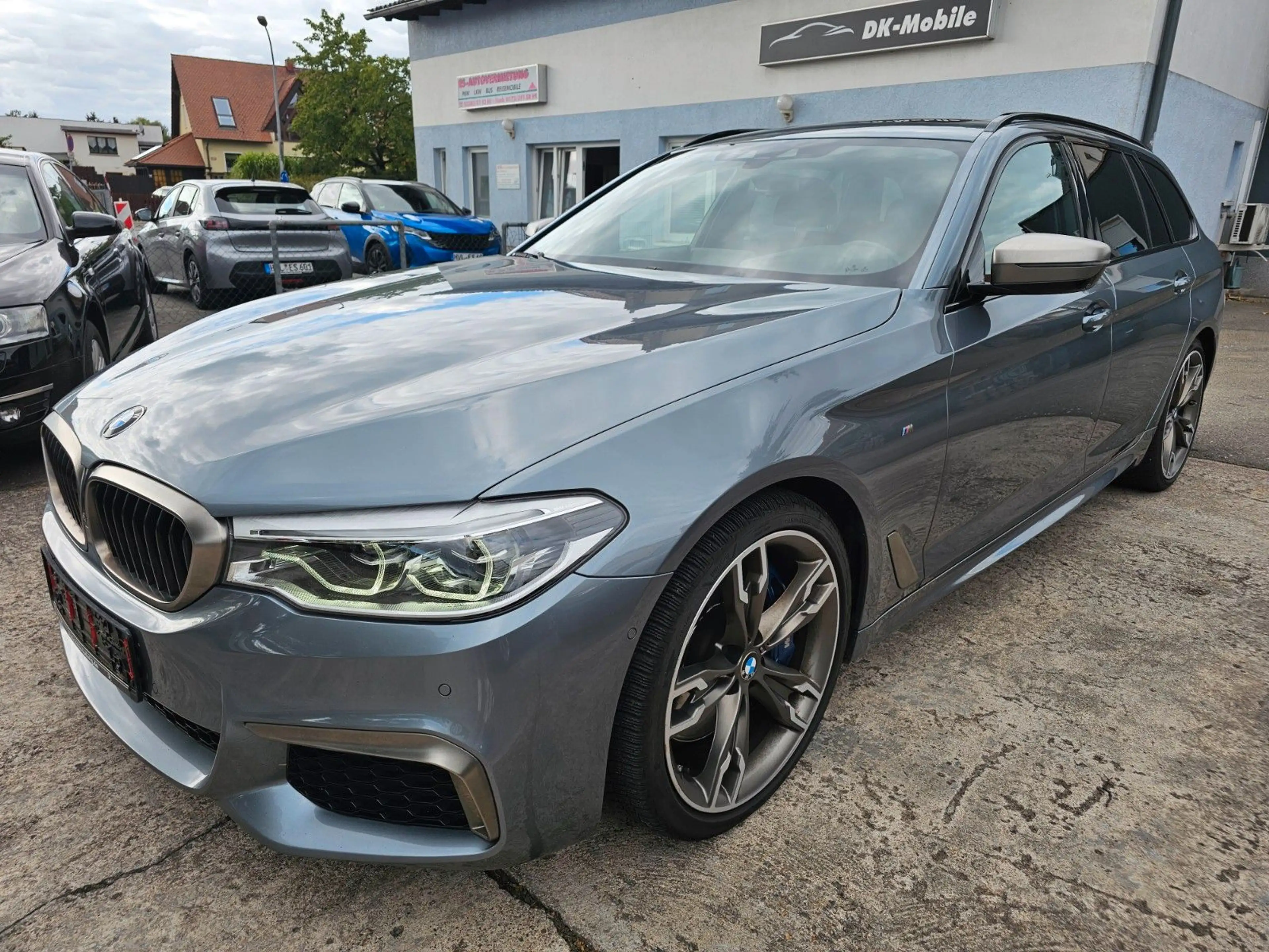 BMW 550 5 Touring M550 d xDrive LED Leder Softclose