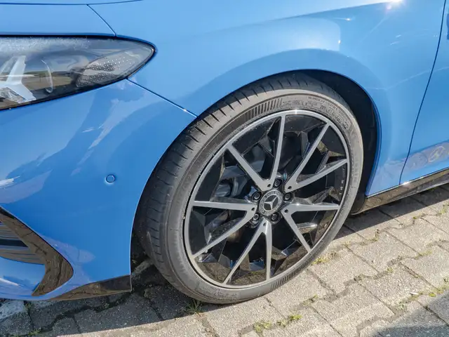 Mercedes-Benz CLA view 4